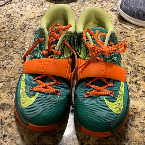 Nike - Picture 5 of 6